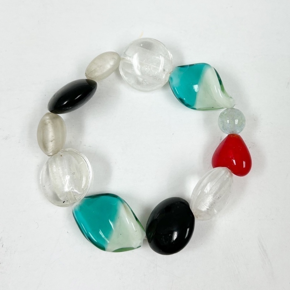 Stretch glass beads multicolored heart bracelet